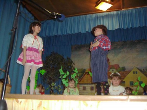 Hraje celá dědina aneb S veselou myslí na nesmysly. - 18.3.2006